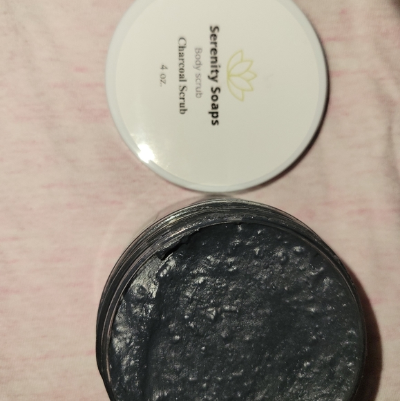 Charcoal scrub - Picture 2 of 3